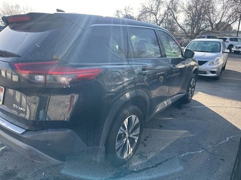 Used 2021 Nissan Rogue SV image 9