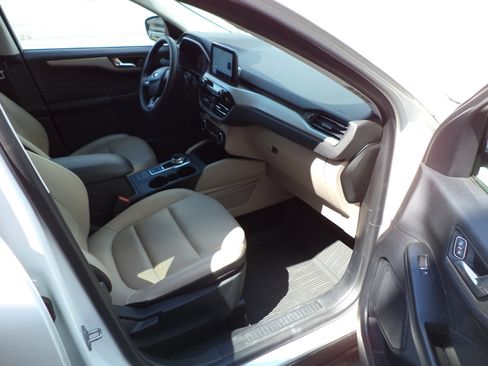 Used 2022 Ford Escape SEL image 8