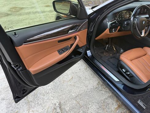 Used 2019 BMW 530i xDrive 530i xDrive w/ Convenience Package image 17