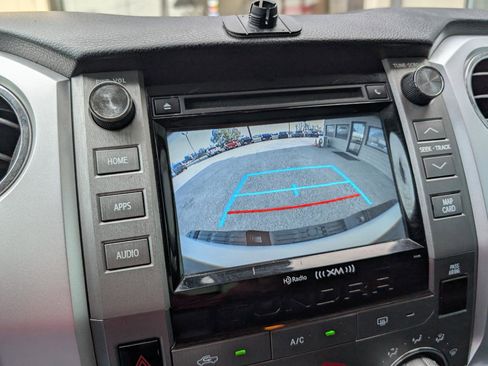 Used 2018 Toyota Tundra SR5 w/ SR5 Upgrade Package AWD/4WD image 12