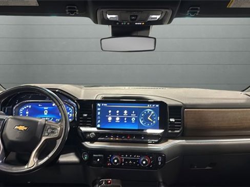 Used 2022 Chevrolet Silverado 1500 High Country image 9
