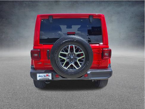 Used 2025 Jeep Wrangler Unlimited Sahara AWD/4WD image 7