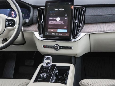 New 2026 Volvo XC90 T8 Ultra w/ Protection Package Premier image 24