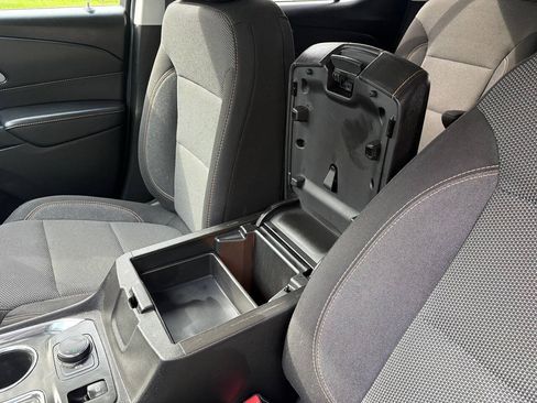 Used 2019 Chevrolet Traverse LT FWD image 14