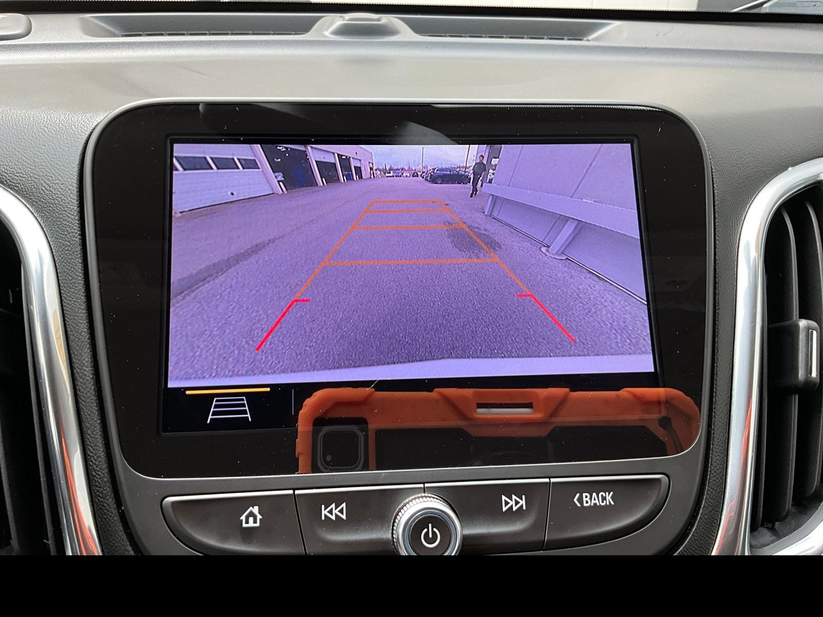 Used 2020 Chevrolet Equinox Premier AWD/4WD image 17