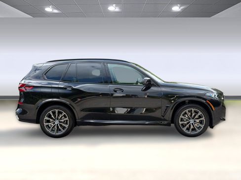 New 2026 BMW X5 xDrive40i w/ M Sport Package AWD/4WD image 8