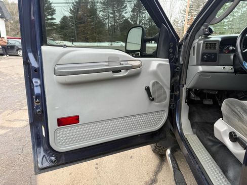 Used 2003 Ford F350 4x4 Regular Cab Super Duty image 33