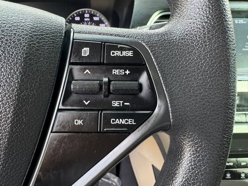 Used 2017 Hyundai Sonata SE FWD image 16