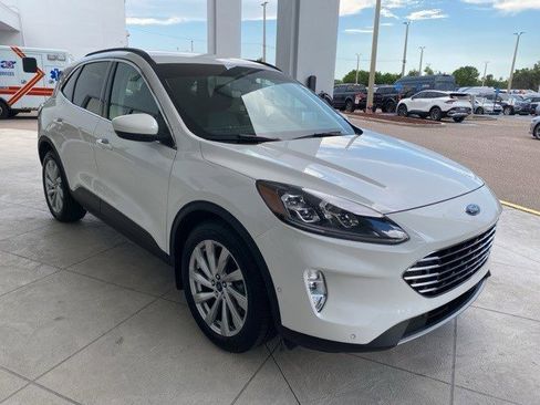 Certified 2022 Ford Escape Titanium w/ Titanium Elite Package image 4