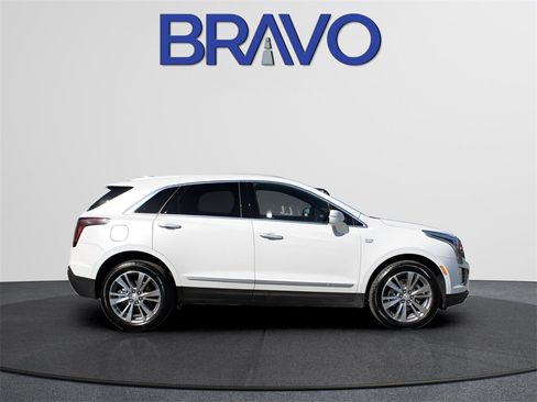 Used 2025 Cadillac XT5 Premium Luxury image 4