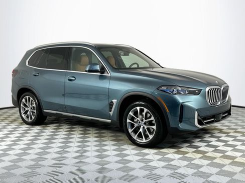 Used 2024 BMW X5 sDrive40i w/ Premium Package image 3