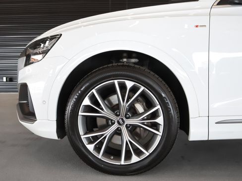Used 2023 Audi Q8 Premium Plus w/ Premium Plus Package AWD/4WD image 5