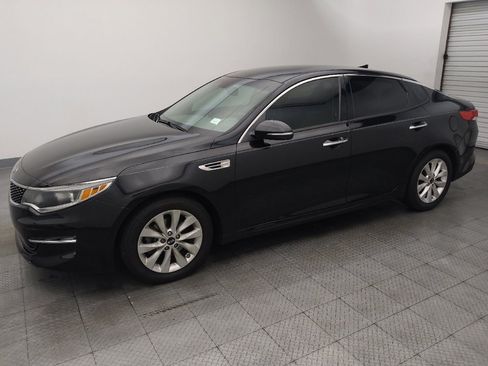 Used 2018 Kia Optima EX image 2