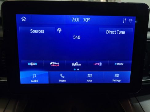 Used 2021 Ford Explorer XLT w/ Equipment Group 202A AWD/4WD image 25