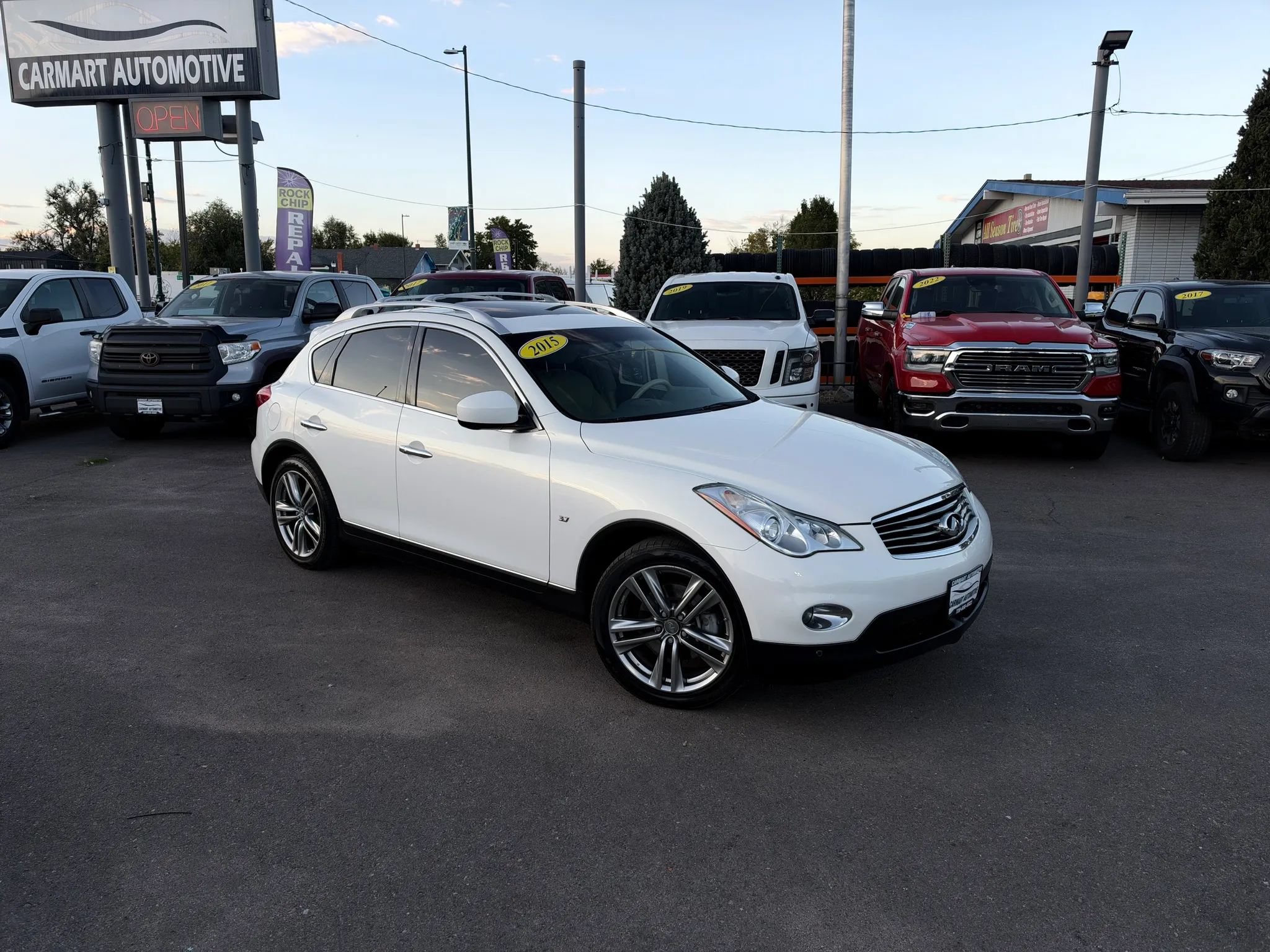 Used 2015 INFINITI QX50 Journey w/ Premium Package AWD/4WD image 2
