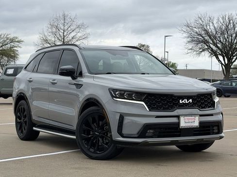 Used 2023 Kia Sorento SX image 2