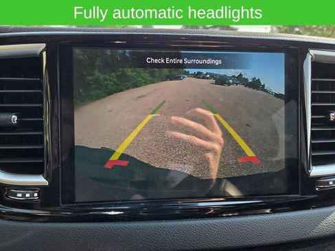 Used 2023 Chrysler Pacifica Touring-L FWD image 21