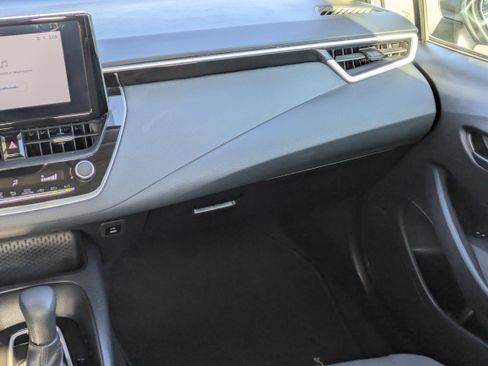 Used 2025 Toyota Corolla LE image 17