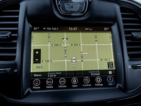 Used 2021 Chrysler 300 S image 26