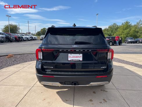 New 2025 Ford Explorer Active w/ Active Comfort Package image 24