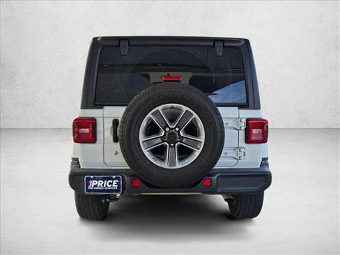 Used 2019 Jeep Wrangler Unlimited Sahara image 6