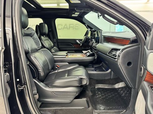Used 2023 Lincoln Navigator L Reserve AWD/4WD image 17