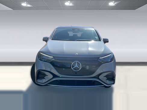 Used 2023 Mercedes-Benz EQE 350+ 4MATIC SUV image 4