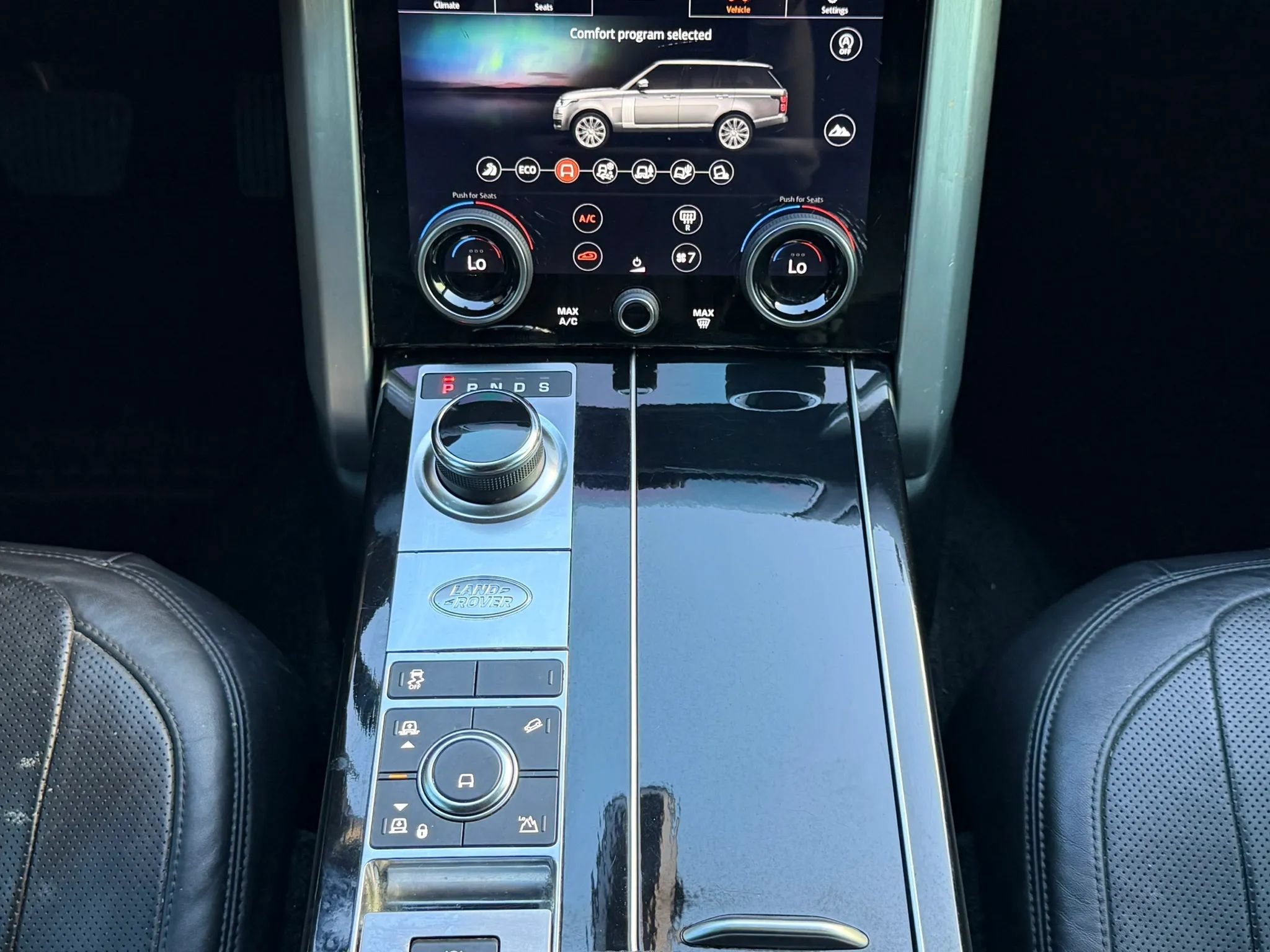 Used 2018 Land Rover Range Rover Supercharged AWD/4WD image 35