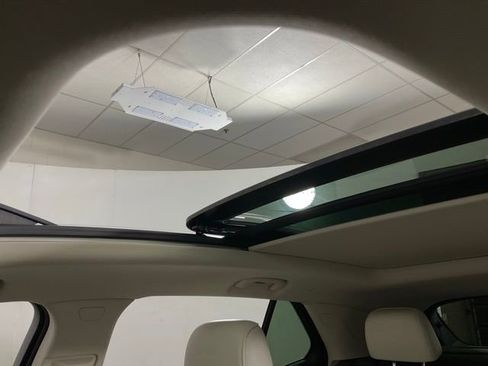 Used 2023 Buick Envision Avenir image 20