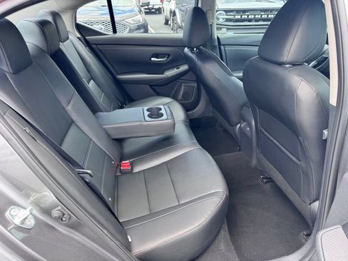 Used 2023 Nissan Sentra SR w/ SR Premium Package FWD image 31