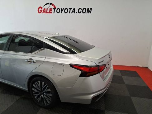 Used 2024 Nissan Altima 2.5 SV FWD image 7