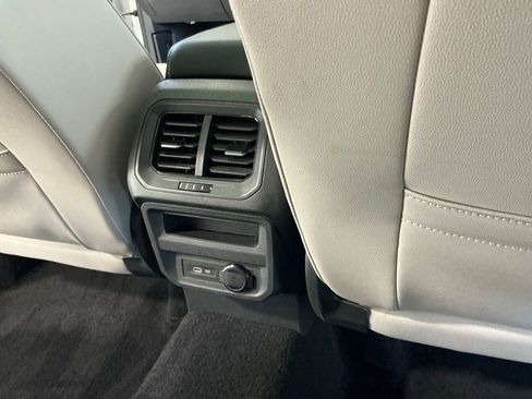 Used 2021 Volkswagen Tiguan SE R-Line image 20