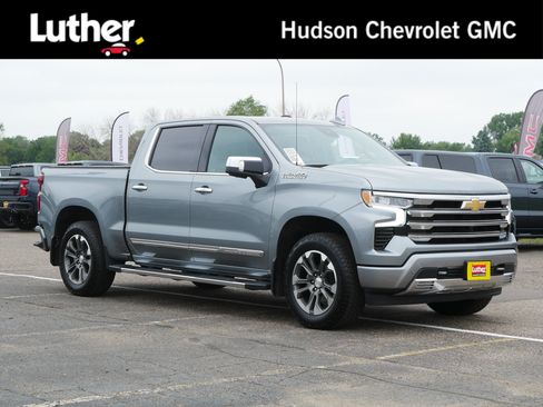 Used 2023 Chevrolet Silverado 1500 High Country w/ Technology Package AWD/4WD image 1