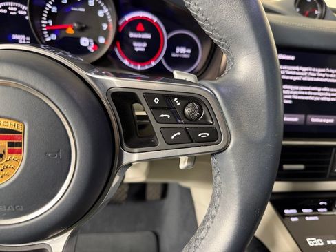 Used 2022 Porsche Cayenne AWD/4WD image 26
