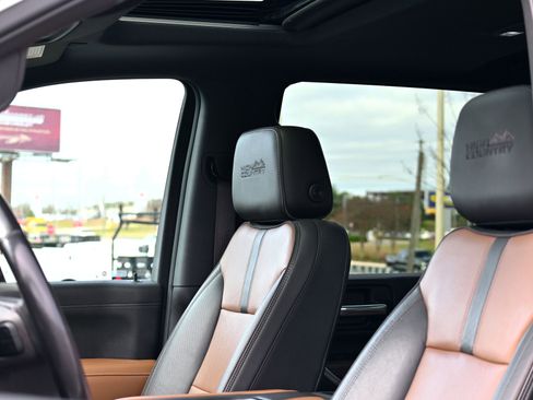 Used 2020 Chevrolet Silverado 2500 High Country image 26