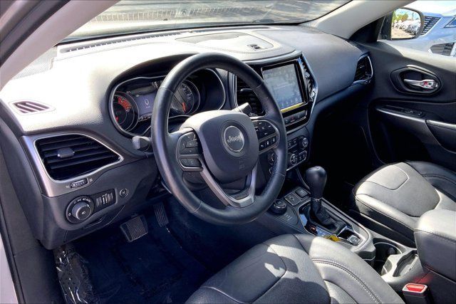 Used 2019 Jeep Cherokee Limited w/ Luxury Group AWD/4WD image 13