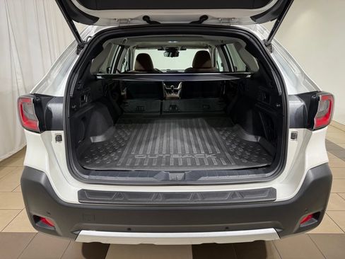 Used 2023 Subaru Outback Touring AWD/4WD image 12