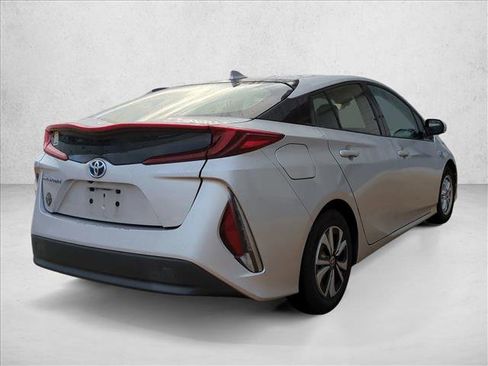 Used 2017 Toyota Prius Prime Premium image 5