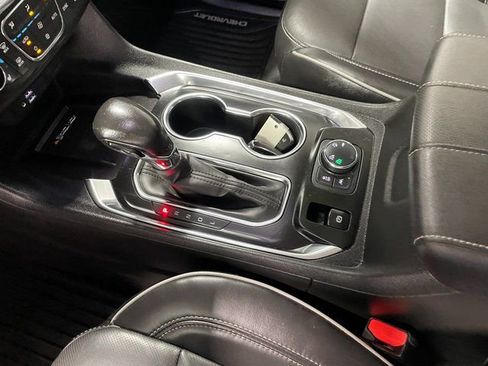 Used 2021 Chevrolet Traverse High Country image 17