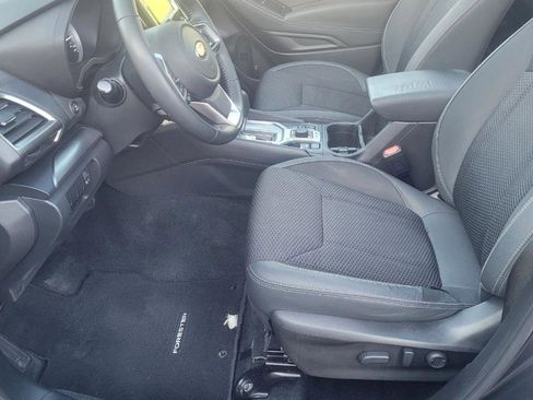 Used 2019 Subaru Forester Premium w/ All-Weather Package image 11