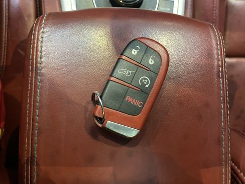 Used 2018 Jeep Grand Cherokee Trackhawk AWD/4WD image 44