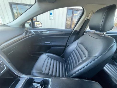 Used 2020 Ford Fusion SEL image 23