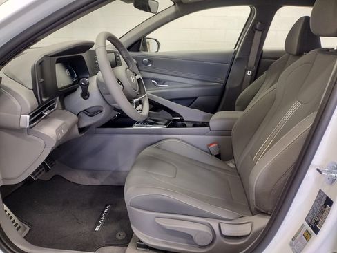 New 2026 Hyundai Elantra SEL Sport FWD image 18