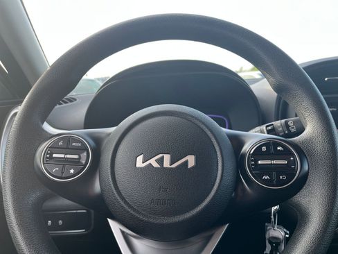 Used 2025 Kia Soul LX w/ LX Technology Package image 28