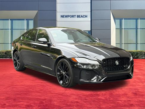 Used 2024 Jaguar XF R-Dynamic SE AWD/4WD image 7