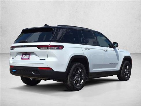 Used 2024 Jeep Grand Cherokee Trailhawk AWD/4WD image 5