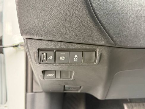 Used 2026 Toyota Corolla Cross XLE w/ Convenience Package AWD/4WD image 14