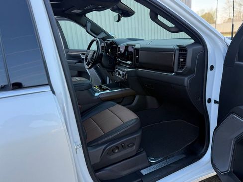 Used 2024 Chevrolet Silverado 2500 High Country w/ Technology Package image 37