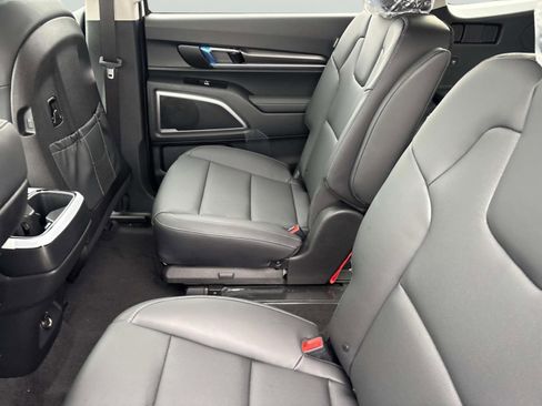 New 2025 Kia Telluride S image 18