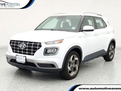 Used 2021 Hyundai Venue SEL w/ Cargo Package